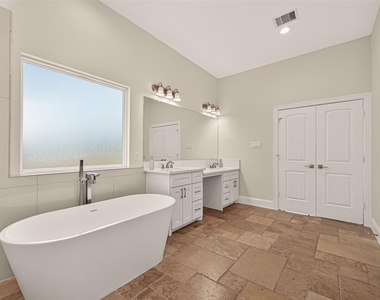 2211 Silverbonnet Street - Photo Thumbnail 32