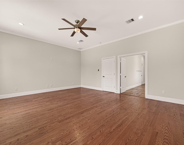 2211 Silverbonnet Street - Photo Thumbnail 28