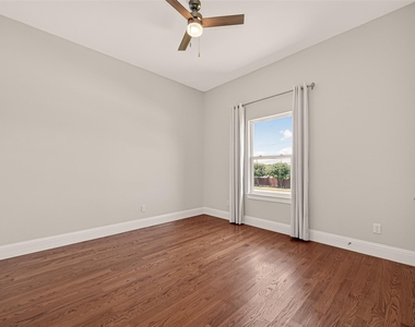 2211 Silverbonnet Street - Photo Thumbnail 20