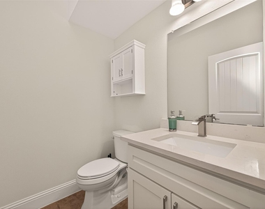 2211 Silverbonnet Street - Photo Thumbnail 18