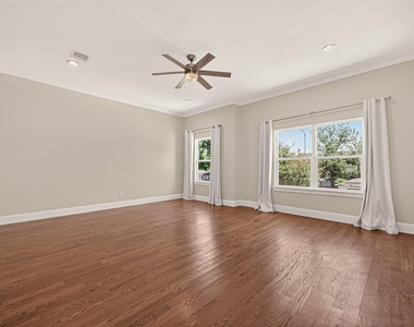 2211 Silverbonnet Street - Photo Thumbnail 26