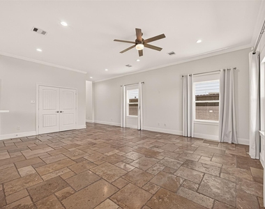 2211 Silverbonnet Street - Photo Thumbnail 7