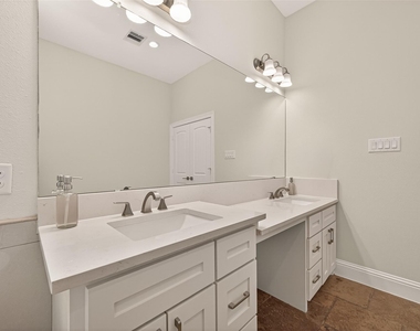 2211 Silverbonnet Street - Photo Thumbnail 33