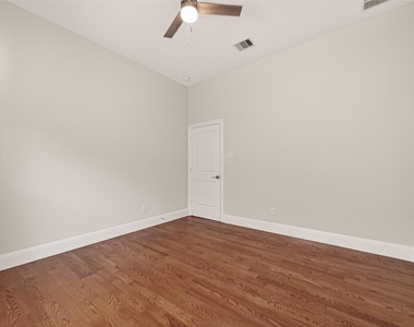 2211 Silverbonnet Street - Photo Thumbnail 23