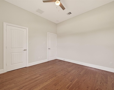 2211 Silverbonnet Street - Photo Thumbnail 21
