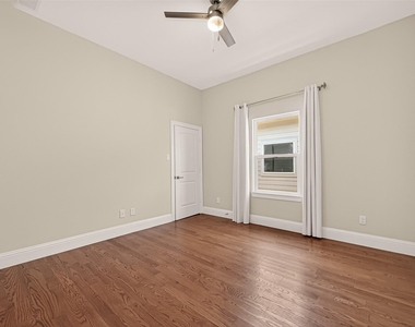 2211 Silverbonnet Street - Photo Thumbnail 22