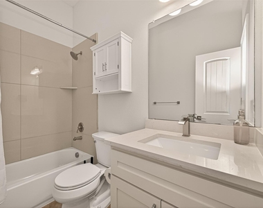 2211 Silverbonnet Street - Photo Thumbnail 24