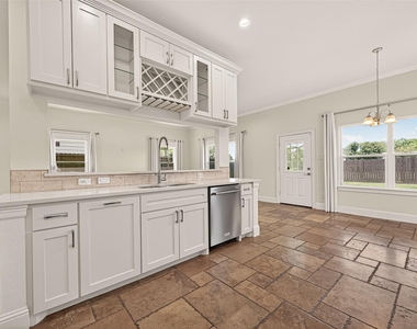 2211 Silverbonnet Street - Photo Thumbnail 15