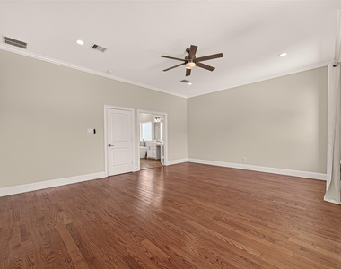 2211 Silverbonnet Street - Photo Thumbnail 27