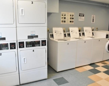 821 Plainfield St - Photo Thumbnail 8