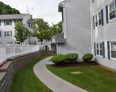 821 Plainfield St - Photo Thumbnail 5