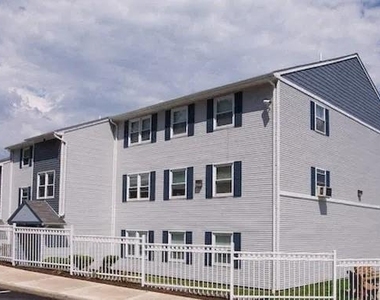 821 Plainfield St - Photo Thumbnail 1