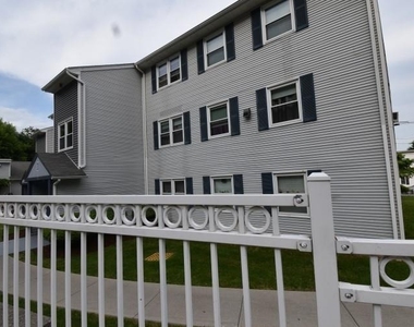 821 Plainfield St - Photo Thumbnail 4