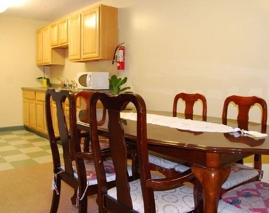 821 Plainfield St - Photo Thumbnail 11