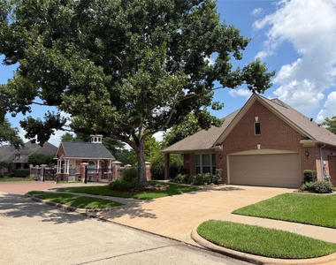 13722 Aspen Cove Drive - Photo Thumbnail 3