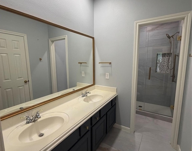 13722 Aspen Cove Drive - Photo Thumbnail 19