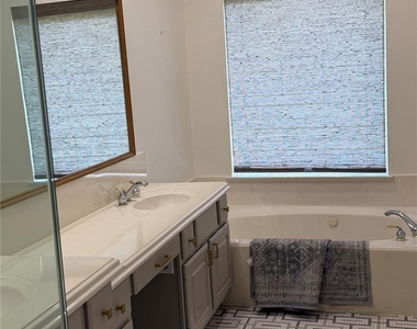 13722 Aspen Cove Drive - Photo Thumbnail 17