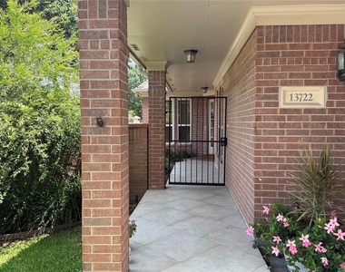 13722 Aspen Cove Drive - Photo Thumbnail 2