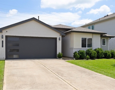 1134 Della Lane - Photo Thumbnail 2