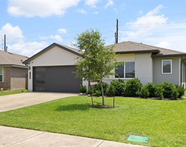 1134 Della Lane - Photo Thumbnail 1