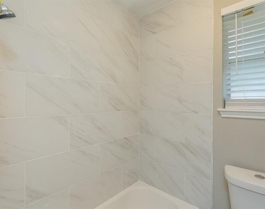 2715 Colony Drive - Photo Thumbnail 12