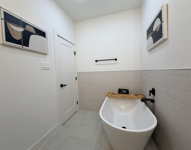 2706 Cochran Street - Photo Thumbnail 21