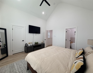 2706 Cochran Street - Photo Thumbnail 15