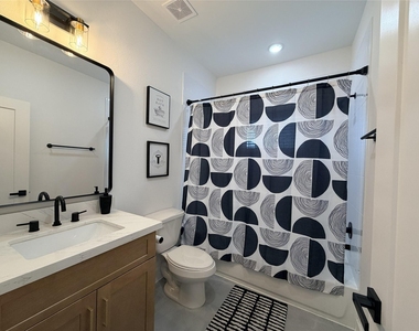 2706 Cochran Street - Photo Thumbnail 27