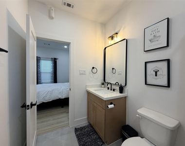 2706 Cochran Street - Photo Thumbnail 28