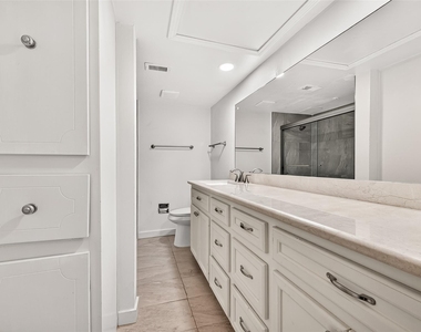 359 N Post Oak Lane - Photo Thumbnail 21