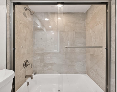 359 N Post Oak Lane - Photo Thumbnail 28