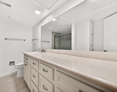 359 N Post Oak Lane - Photo Thumbnail 20