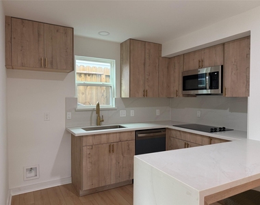 3617 Rosalie Street - Photo Thumbnail 4