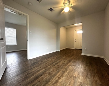 507 Houston Street - Photo Thumbnail 8