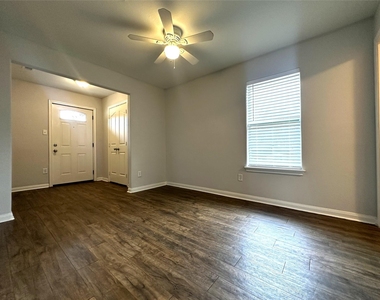 507 Houston Street - Photo Thumbnail 5