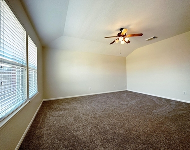10210 Canyon Rose Lane - Photo Thumbnail 6