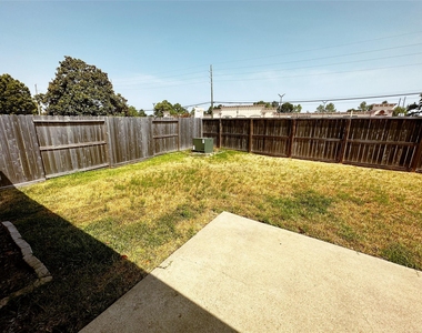 10210 Canyon Rose Lane - Photo Thumbnail 18