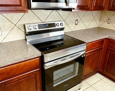 10210 Canyon Rose Lane - Photo Thumbnail 2