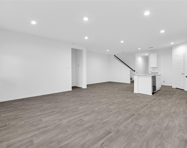 4251 Berwick Park Lane - Photo Thumbnail 17