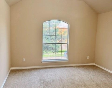 8531 Powell Ridge Drive - Photo Thumbnail 17