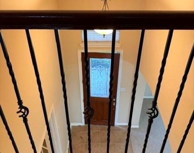 8531 Powell Ridge Drive - Photo Thumbnail 13