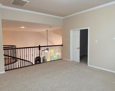 8531 Powell Ridge Drive - Photo Thumbnail 14