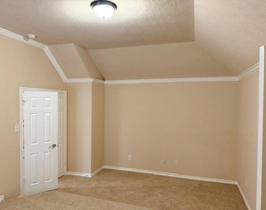 8531 Powell Ridge Drive - Photo Thumbnail 15