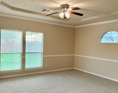 8531 Powell Ridge Drive - Photo Thumbnail 10