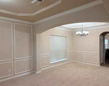 8531 Powell Ridge Drive - Photo Thumbnail 6