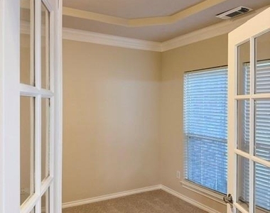 8531 Powell Ridge Drive - Photo Thumbnail 7