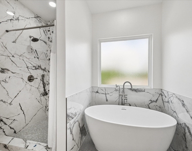 901 E 37th Street - Photo Thumbnail 9