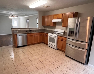 12007 Madison Oak Street - Photo Thumbnail 5