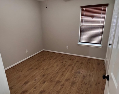 12007 Madison Oak Street - Photo Thumbnail 12