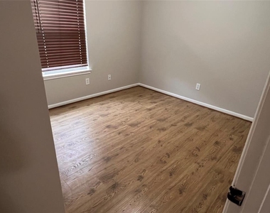 12007 Madison Oak Street - Photo Thumbnail 13